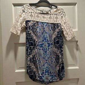 Anthropologie lace and rayon flowy top